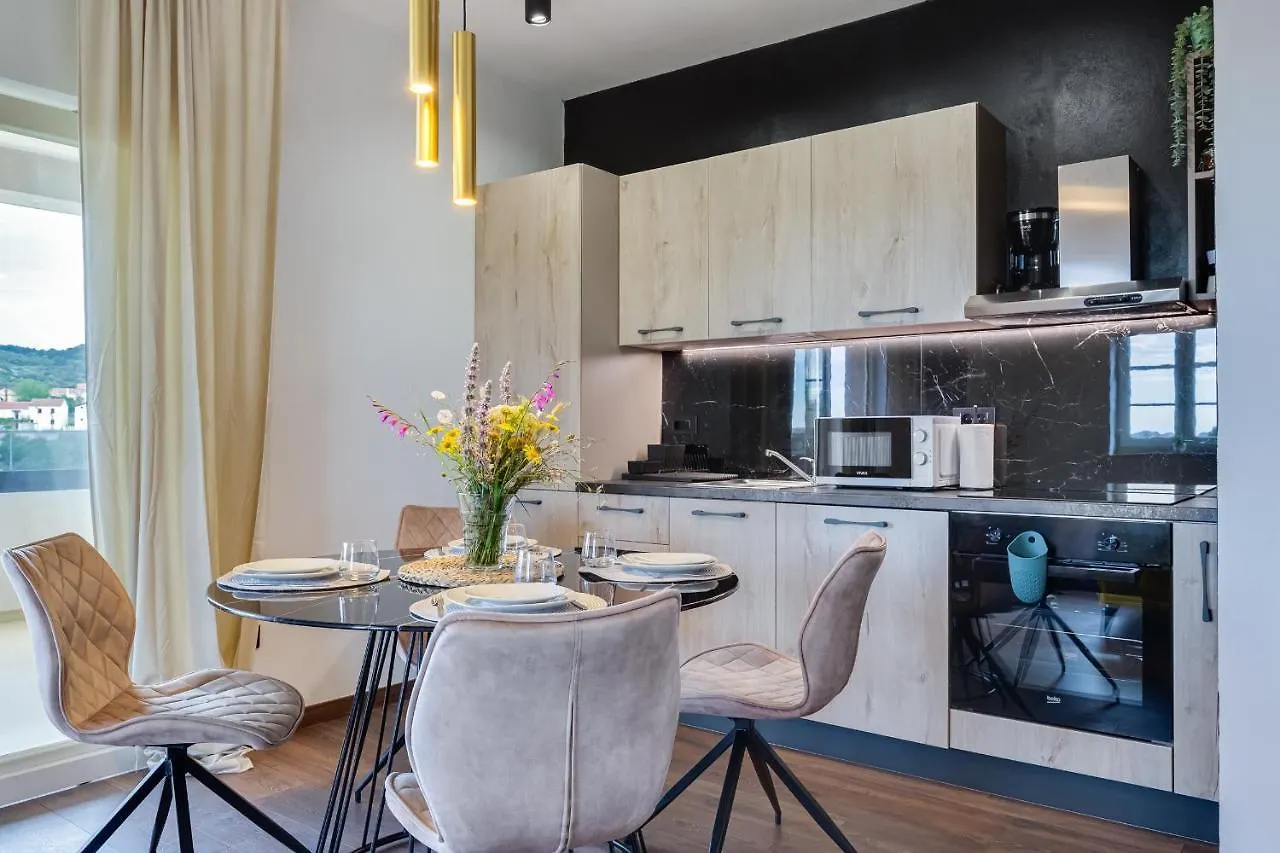 Teona Luxury Apartment With 2 Rooms And Terrace Sea View Sali