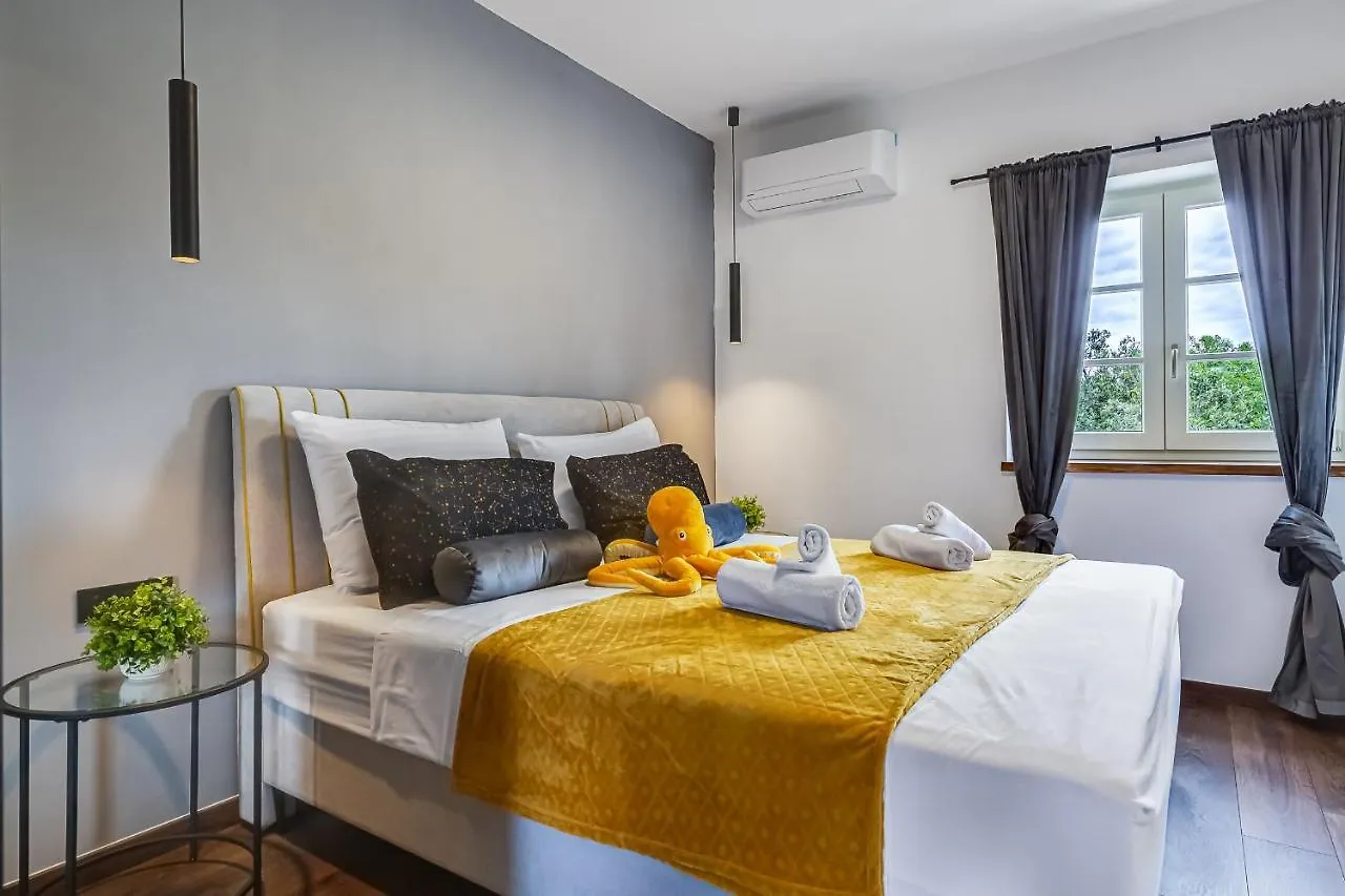 Teona Luxury Apartment With 2 Rooms And Terrace Sea View Sali 0*,