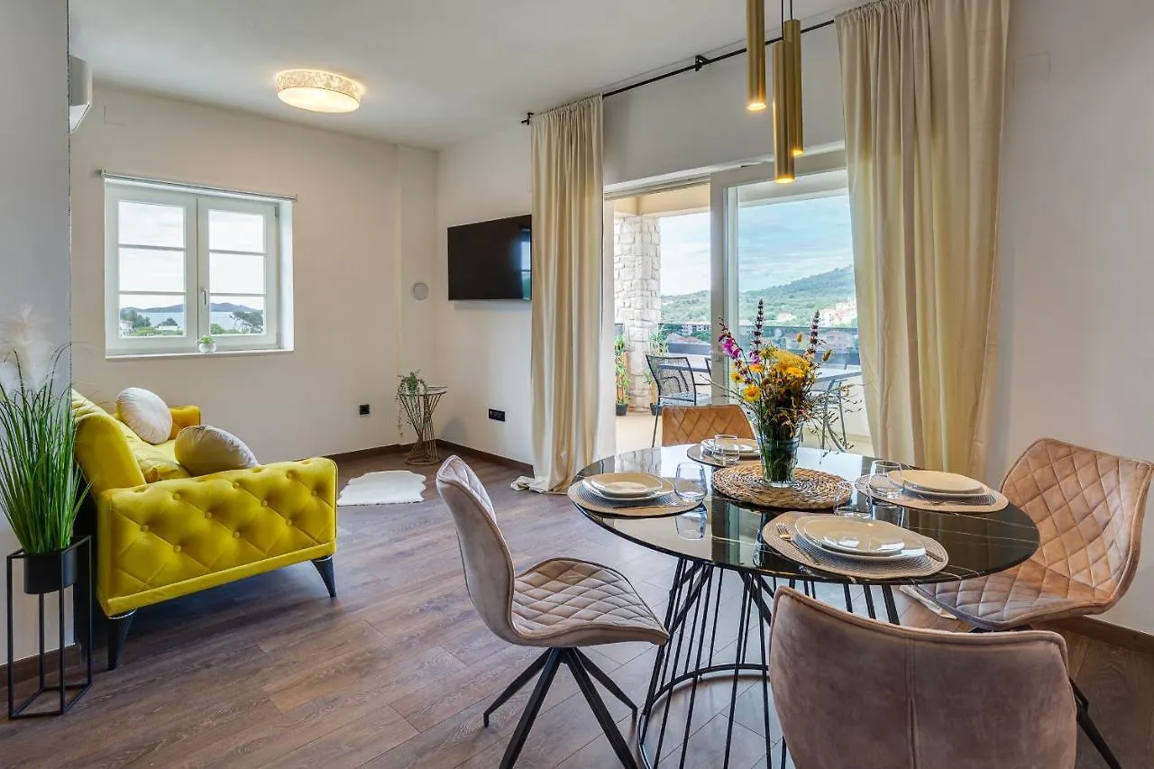 Teona Luxury Apartment With 2 Rooms And Terrace Sea View Sali